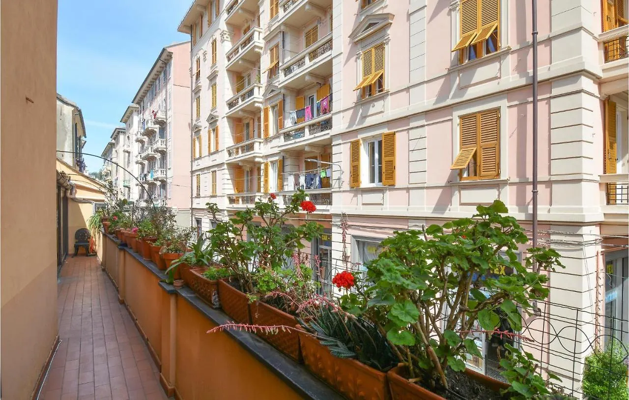 3 Bedroom Cozy Apartment In Genova Sestri Ponente Italy