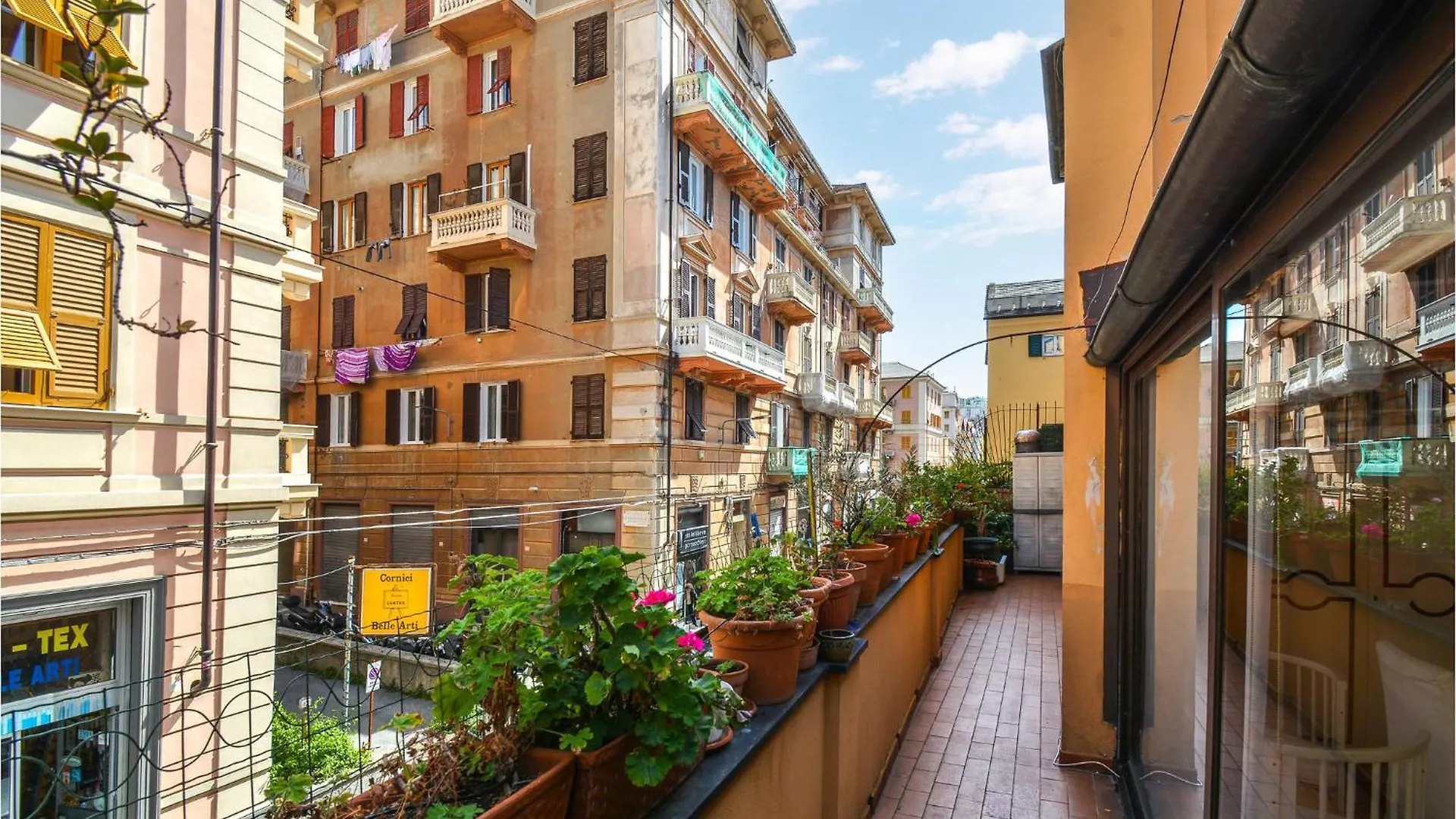 3 Bedroom Cozy Apartment In Genova Sestri Ponente Genoa
