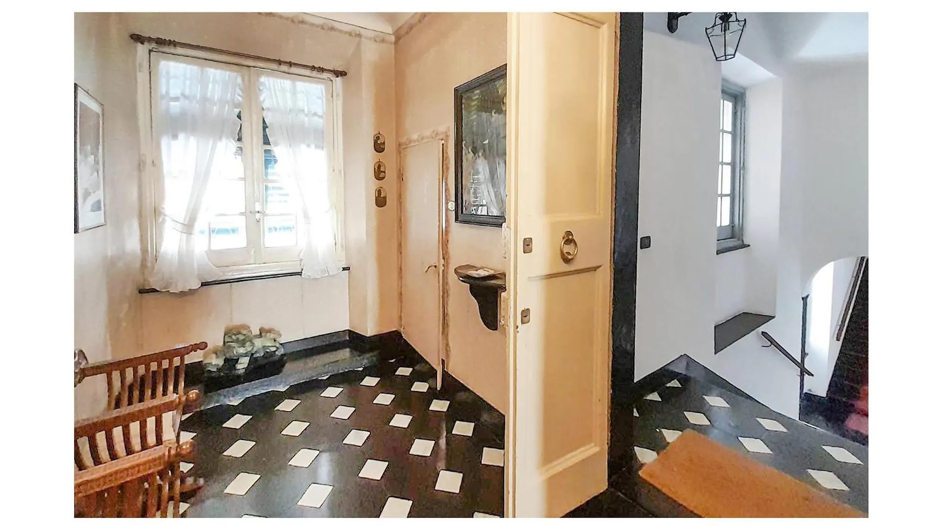 3 Bedroom Cozy Apartment In Genova Sestri Ponente Italy