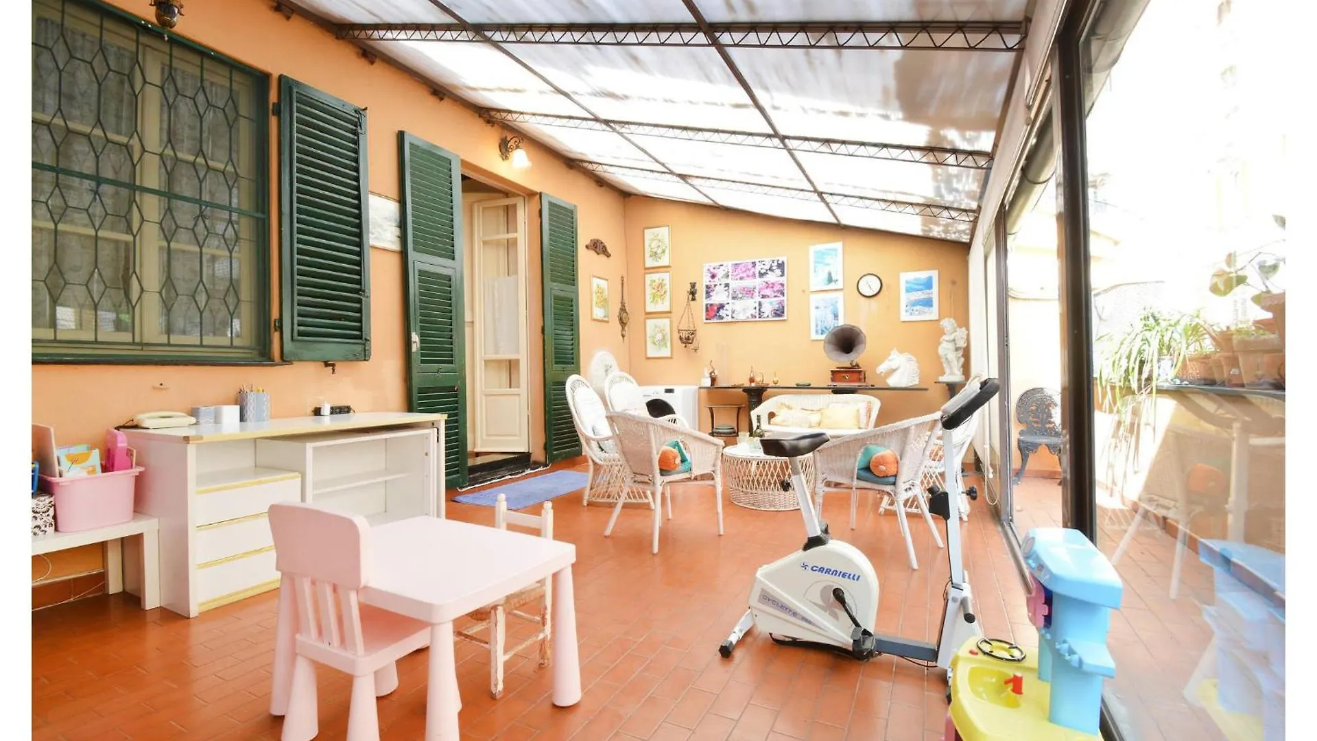 3 Bedroom Cozy Apartment In Genova Sestri Ponente 0*, Genoa Italy